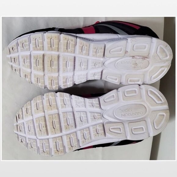 Size 6 Black & Pink Athletic Sneaker Shoes - Picture 11 of 15